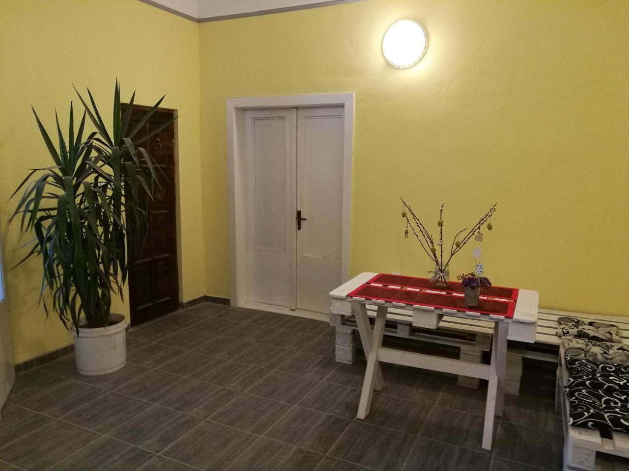 Hostel Horgos Centar Eksteriør billede